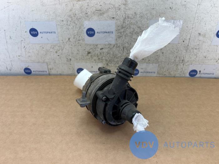 Water pump Mercedes C-Klasse
