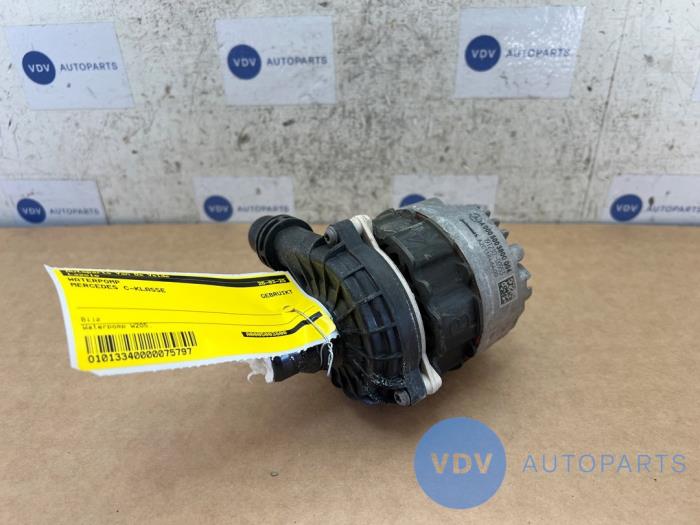 Water pump Mercedes C-Klasse