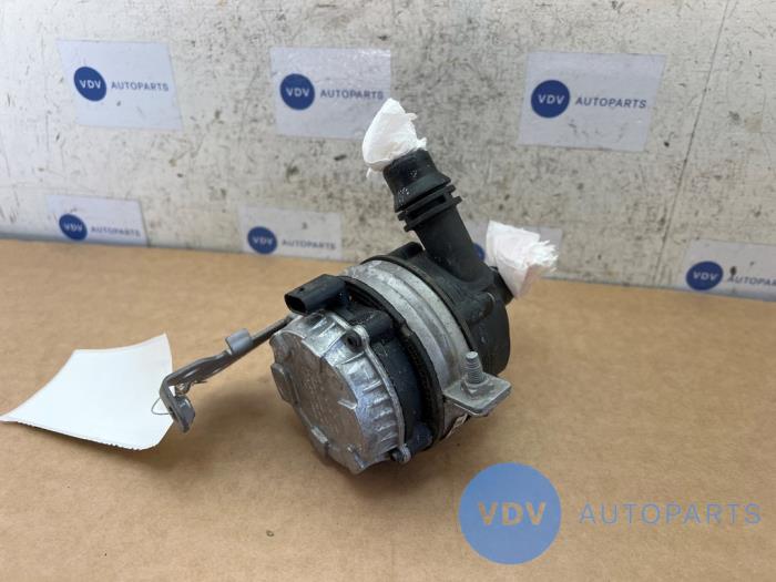 Water pump Mercedes C-Klasse