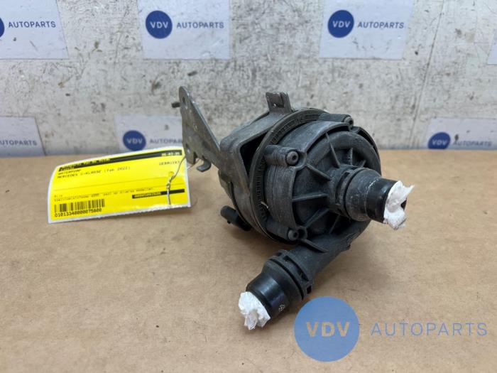 Water pump Mercedes C-Klasse
