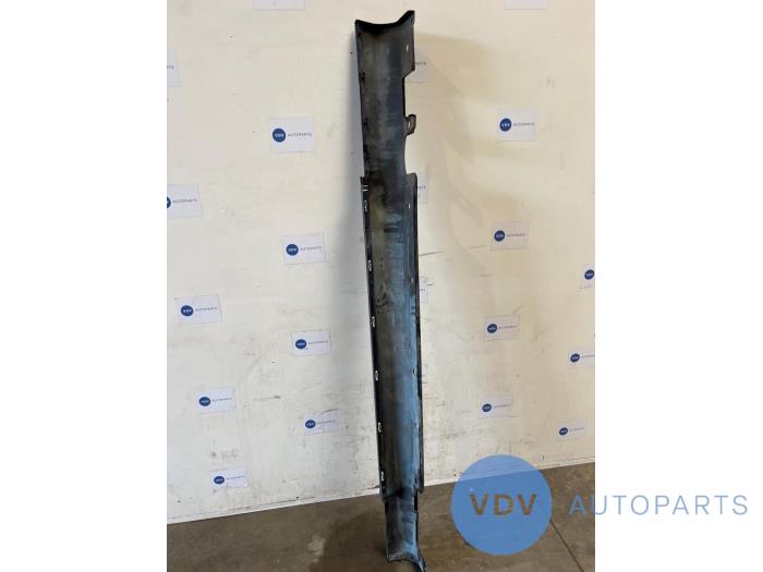 Dorpel links Mercedes CLK