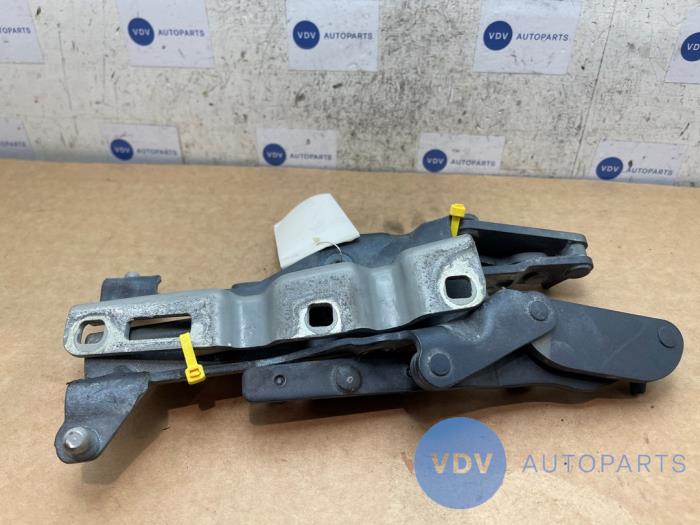 Bonnet Hinge Mercedes CLK