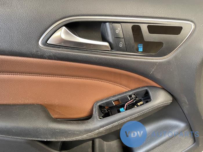 Türverkleidung 4-türig links vorne Mercedes B-Klasse