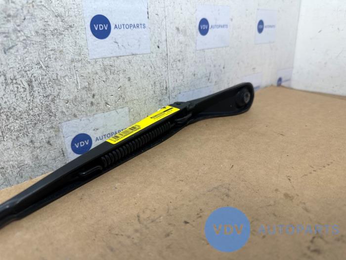 Ramie wycieraczki przedniej Mercedes Vito