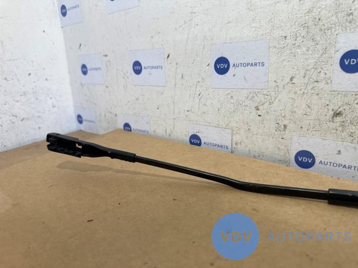 Ramie wycieraczki przedniej Mercedes Vito