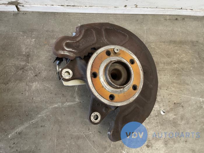 Knuckle, front right Mercedes Vito