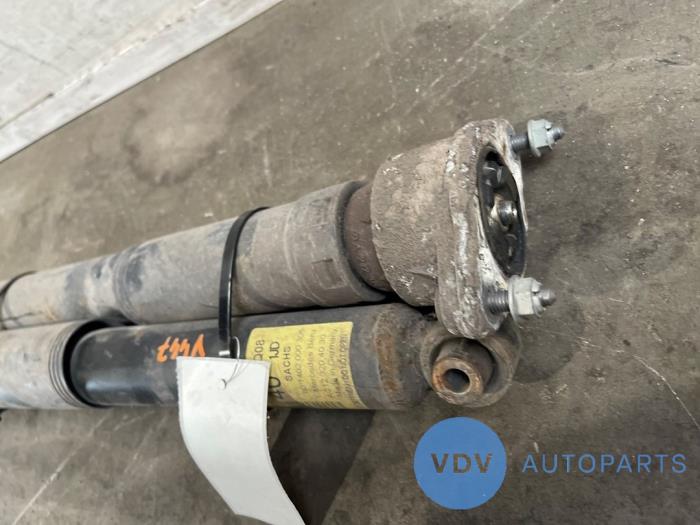 Zestaw amortyzatorów Mercedes E-Klasse