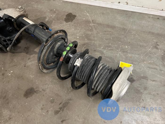 Knuckle, front right Mercedes A-Klasse