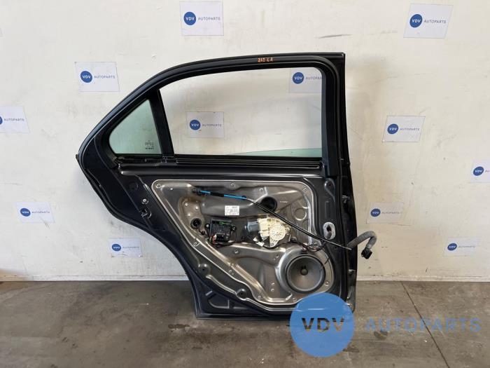 Puerta de 4 puertas izquierda detrás Mercedes E-Klasse