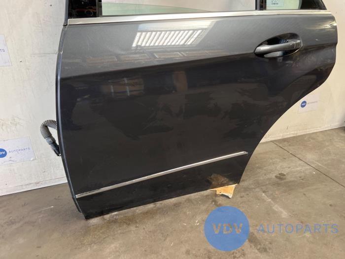 Puerta de 4 puertas izquierda detrás Mercedes E-Klasse