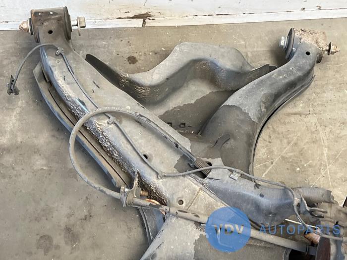 Mangueta derecha detrás Mercedes Vito