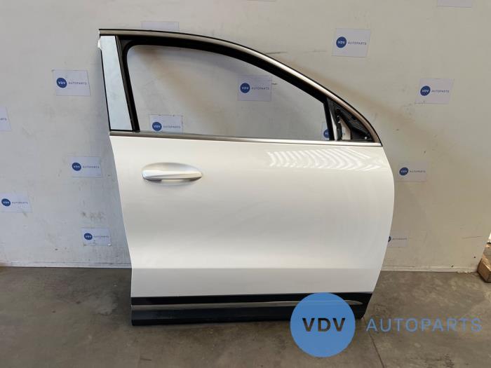 Front door 4-door, right Mercedes GLA