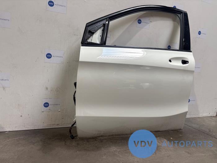 Tür 4-türig links vorne Mercedes B-Klasse