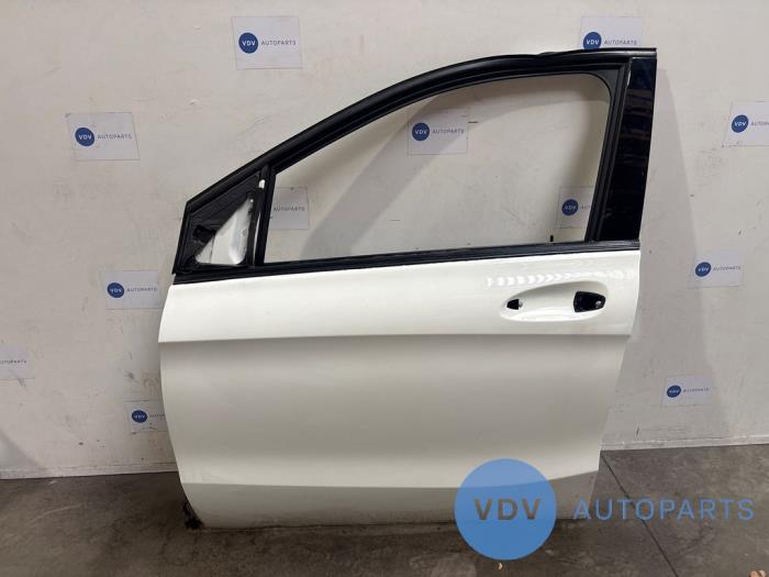 Drzwi lewe przednie wersja 4-drzwiowa Mercedes B-Klasse