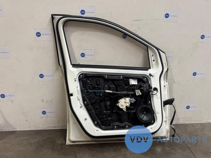 Tür 4-türig links vorne Mercedes B-Klasse