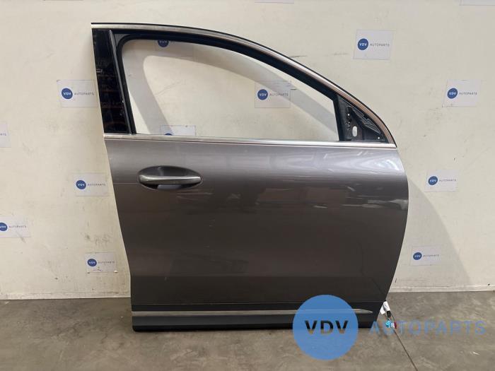 Drzwi prawe przednie wersja 4-drzwiowa Mercedes GLA