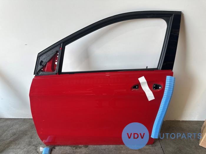 Drzwi lewe przednie wersja 4-drzwiowa Mercedes B-Klasse