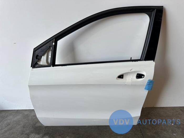 Drzwi lewe przednie wersja 4-drzwiowa Mercedes B-Klasse