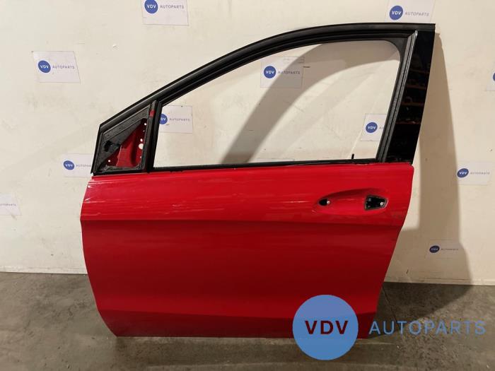 Drzwi lewe przednie wersja 4-drzwiowa Mercedes B-Klasse