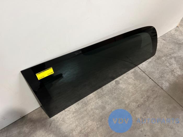 Ruit achter Mercedes Vito