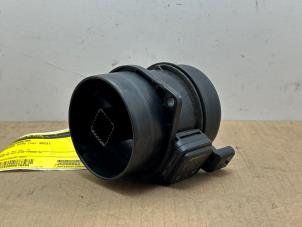 Gebruikte Luchtmassameter Mercedes Vito (639.6) 2.2 116 CDI 16V Euro 5 Prijs € 60,50 Inclusief btw aangeboden door Autoparts Van De Velde