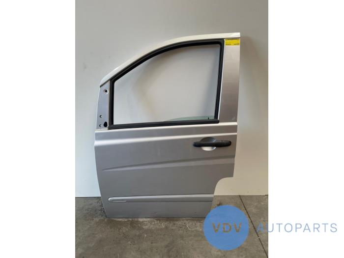 Drzwi lewe przednie wersja 4-drzwiowa Mercedes Vito