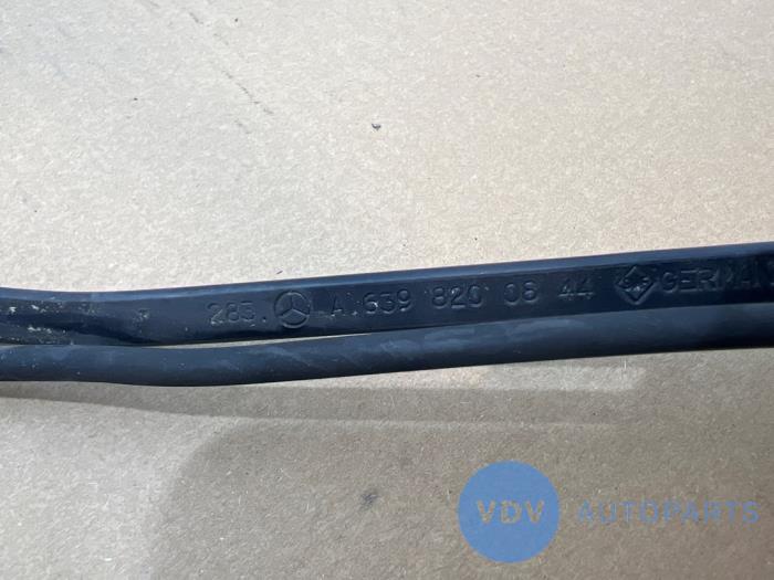 Scheibenwischerarm vorne Mercedes Vito
