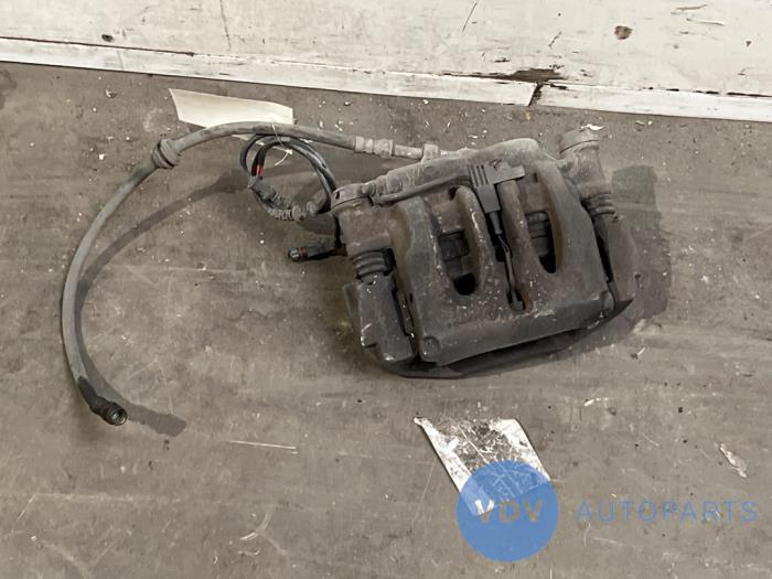 Zacisk hamulcowy lewy przód Mercedes Vito