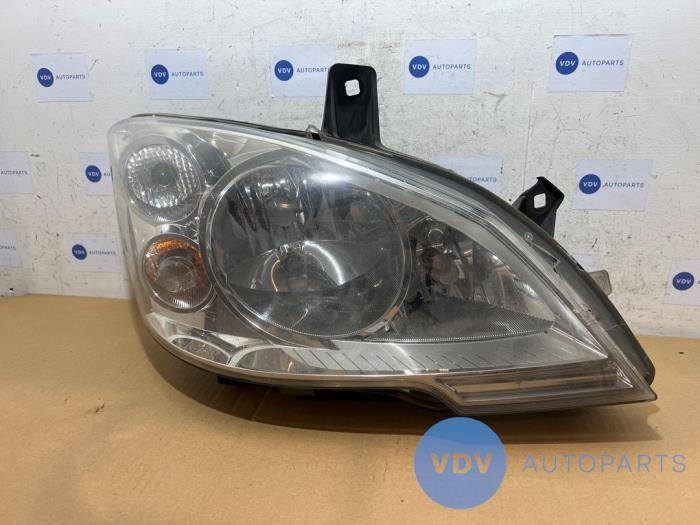 Reflektor prawy Mercedes Vito