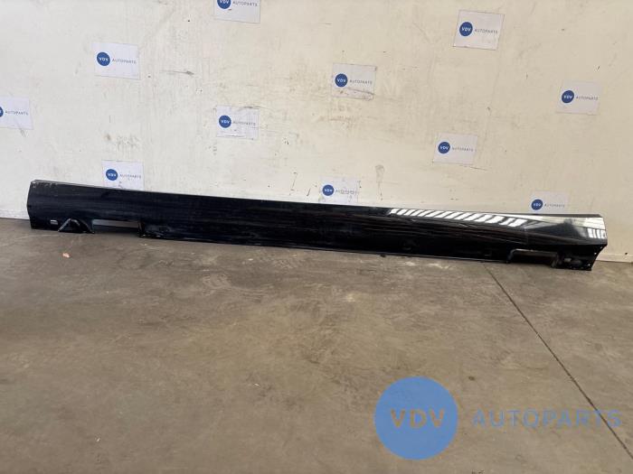 Próg lewy Mercedes E-Klasse