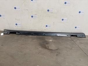 Gebruikte Dorpel rechts Mercedes E (W212) E-200 2.0 Turbo 16V Prijs € 90,75 Inclusief btw aangeboden door Autoparts Van De Velde