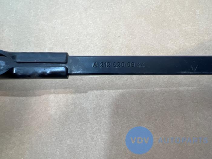 Scheibenwischerarm vorne Mercedes E-Klasse