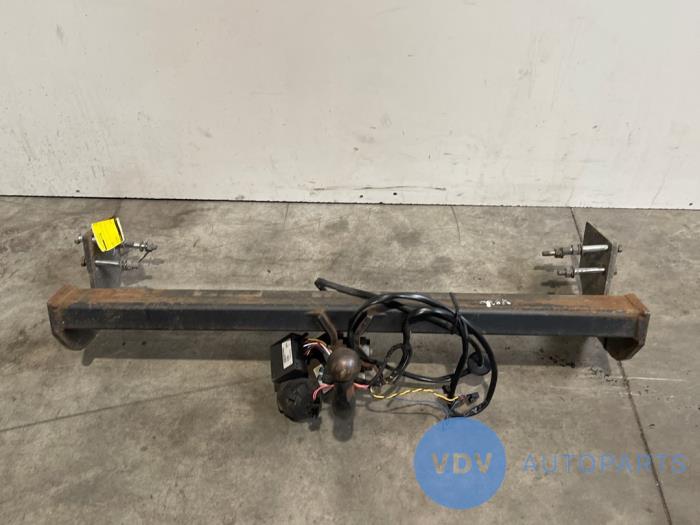 Hak holowniczy Mercedes Vito