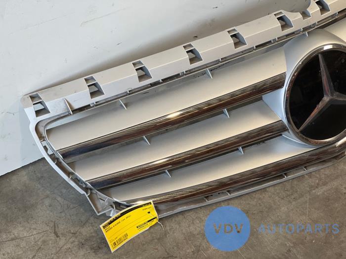 Grill Mercedes B-Klasse