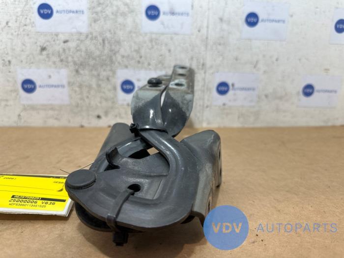 Charnière capot Mercedes Vito