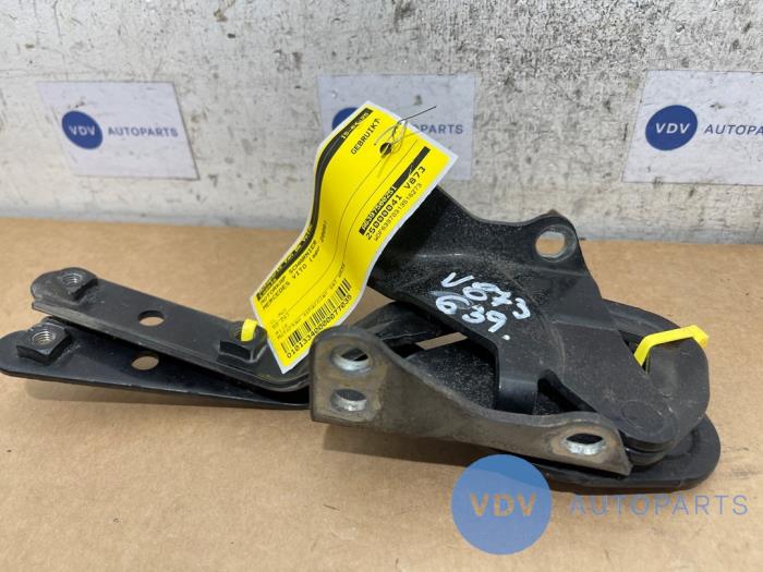 Charnière capot Mercedes Vito