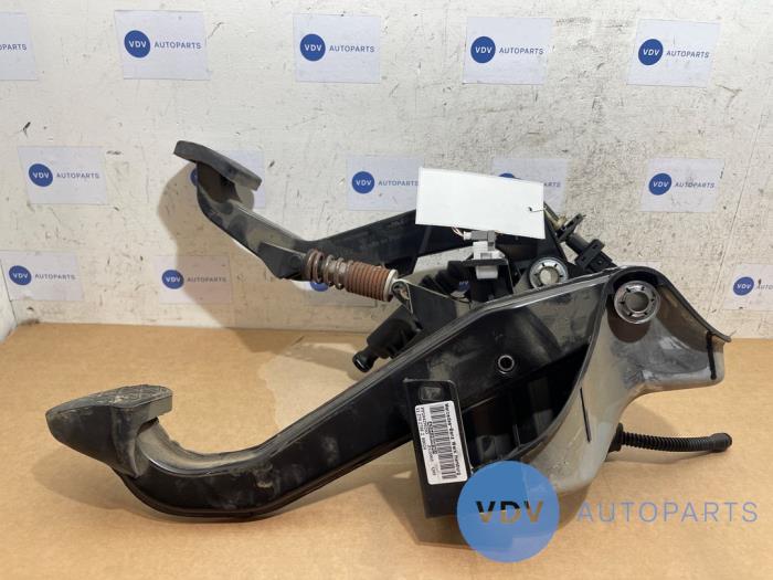 Pédale embrayage Mercedes E-Klasse