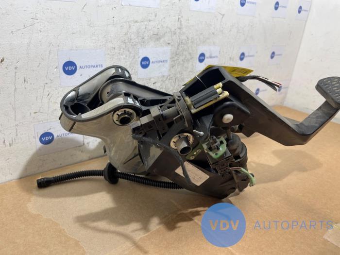 Pédale embrayage Mercedes E-Klasse