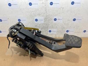 Gebruikte Koppelingspedaal Mercedes E (W212) E-200 CDI 16V BlueEfficiency,BlueTEC Prijs € 48,40 Inclusief btw aangeboden door Autoparts Van De Velde