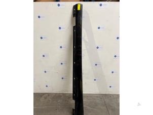 Gebruikte Dorpel rechts Mercedes E (W212) E-200 2.0 Turbo 16V Prijs € 90,75 Inclusief btw aangeboden door Autoparts Van De Velde