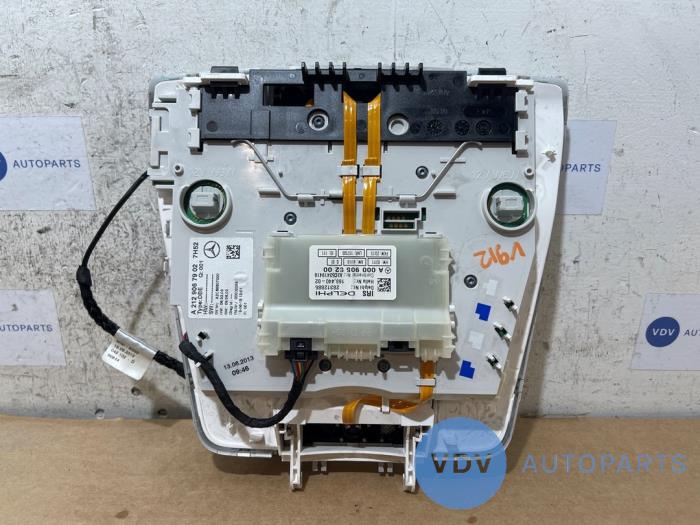 Oswietlenie wewnetrzne przód Mercedes E-Klasse