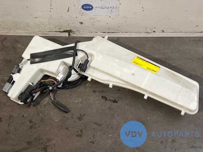 Depósito de lavaparabrisas delante Mercedes X-Klasse