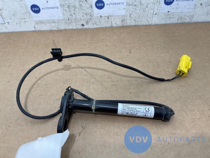 Pop up bonnet system Mercedes A-Klasse