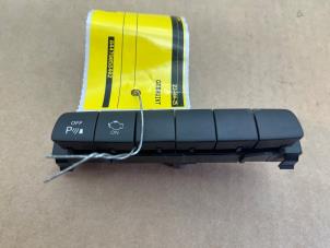 Gebruikte Schakelaar Mercedes Vito (447.6) 1.6 111 CDI 16V Prijs € 24,20 Inclusief btw aangeboden door Autoparts Van De Velde