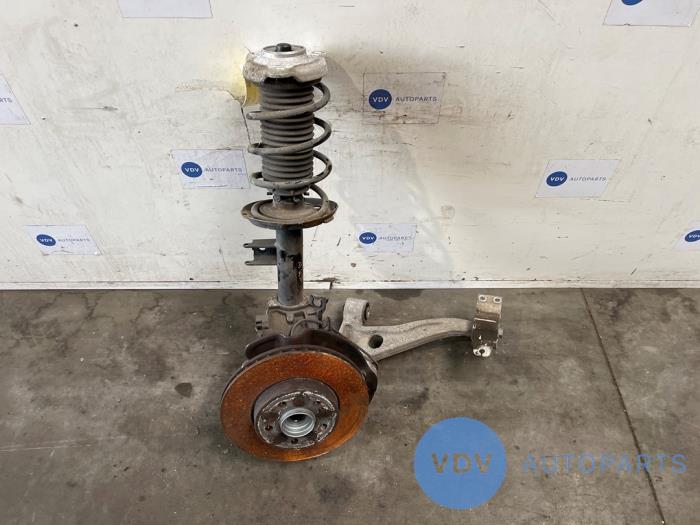 Fusee links-voor Mercedes A-Klasse