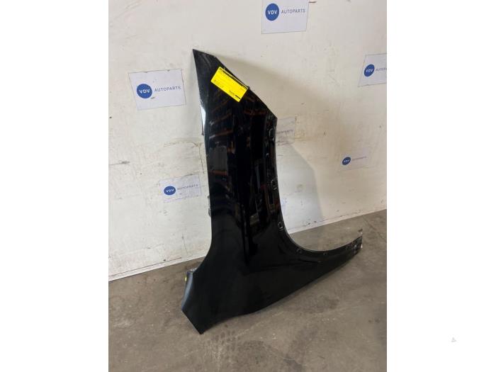 Front wing, right Mercedes GLA