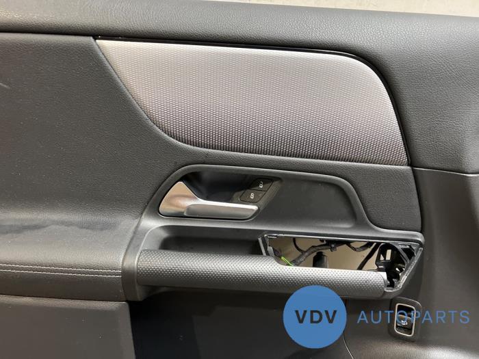 Türverkleidung 4-türig links vorne Mercedes GLA