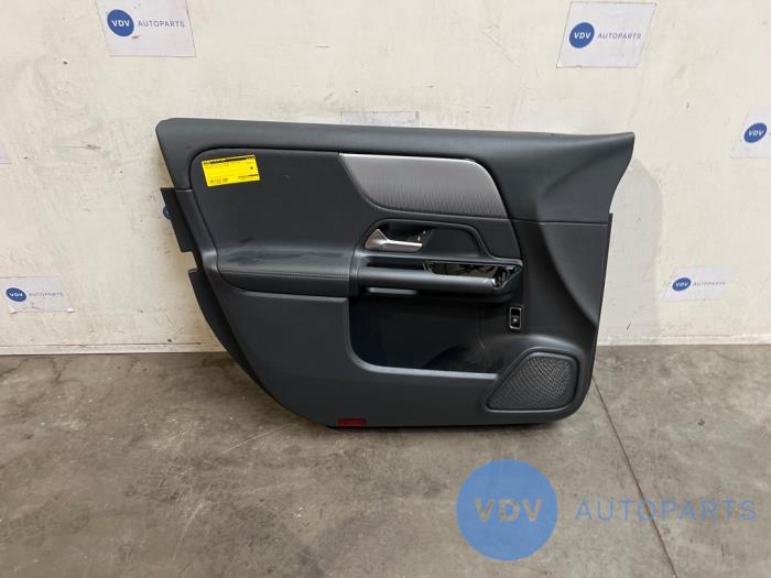Revêtement portière 4portes avant gauche Mercedes GLA