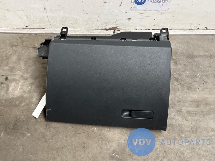 Glovebox Mercedes GLA