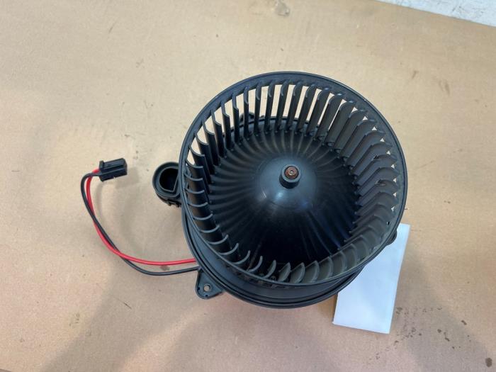 Heating and ventilation fan motor Mercedes GLA